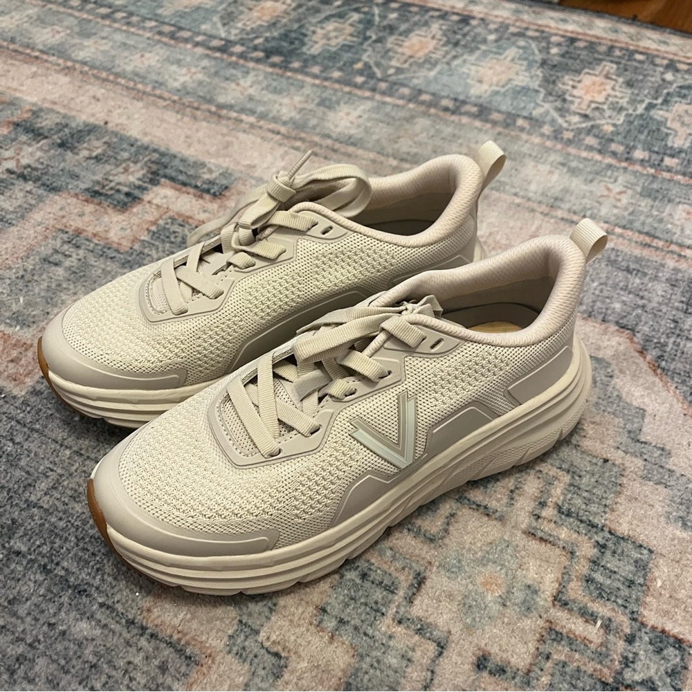 Brand New Vionic Walk Max Lace Up Sneaker size 7.5
